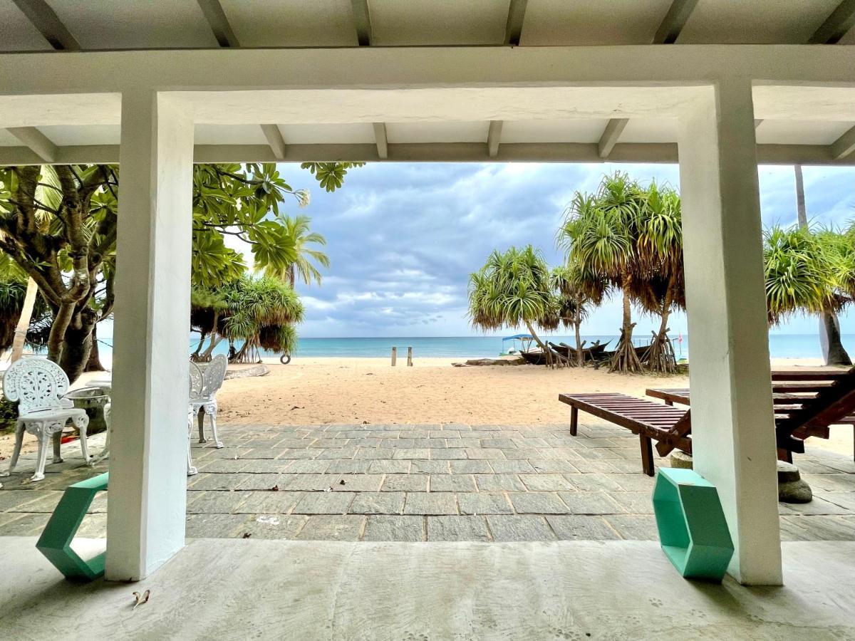 Moon Isle Beach Bungalow Nilaveli Exterior photo